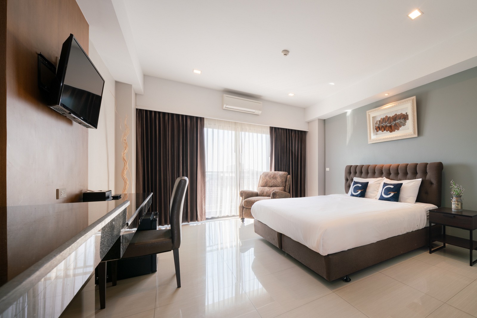 Deluxe Double Bed