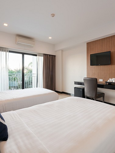 Deluxe  Twin Bed